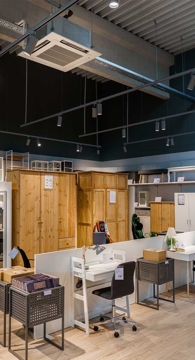 SLIM kasetna jedinica dimenzija 600x600 mm predstavlja savršeno rešenje za moderne komercijalne prostore sa spuštenim plafonima.